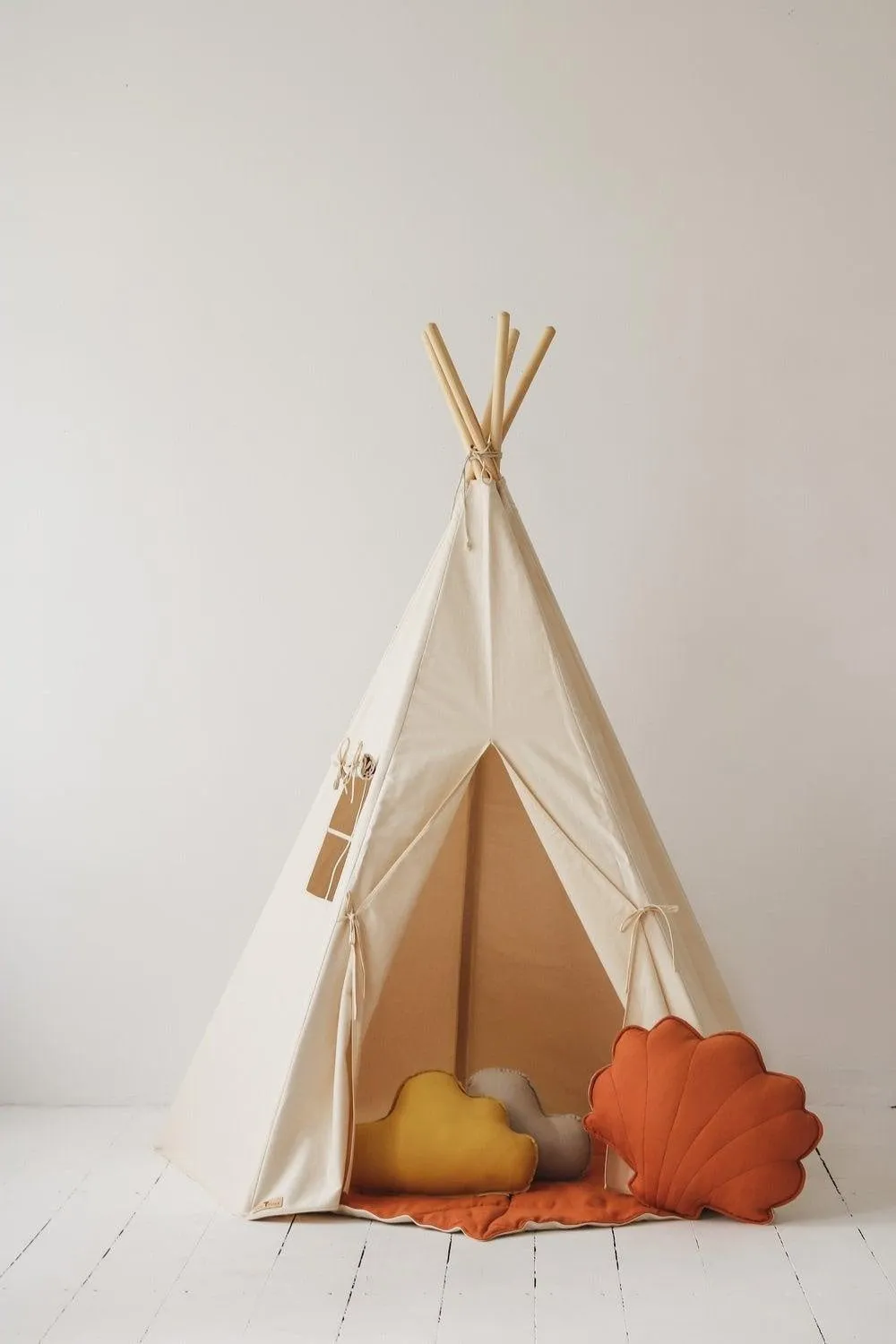 Beige Teepee And Grey Linen - Round Mat Set